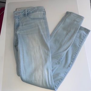 hollister light wash low rise jeggings. Good Condition